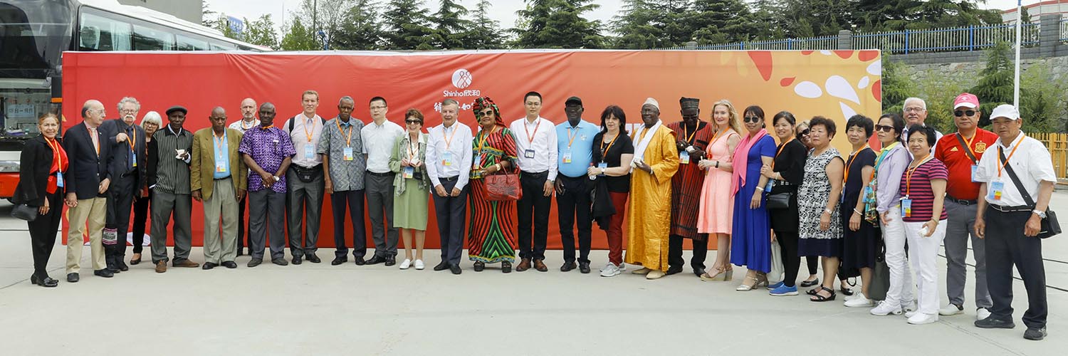 老年旅游点亮世界 欣和味道感动你我