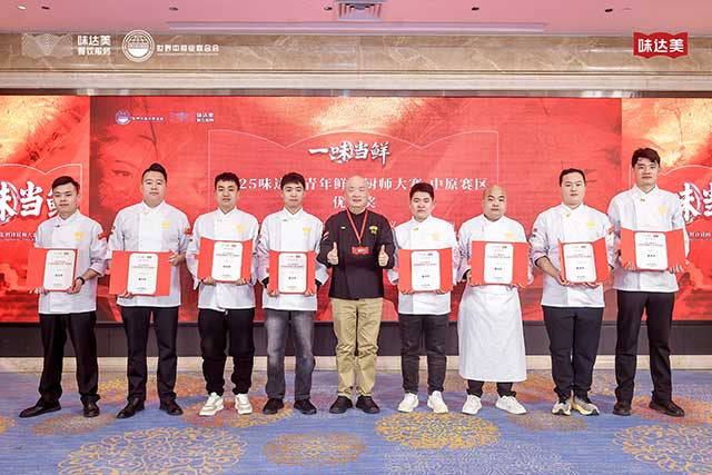 图为优秀奖获奖选手合照